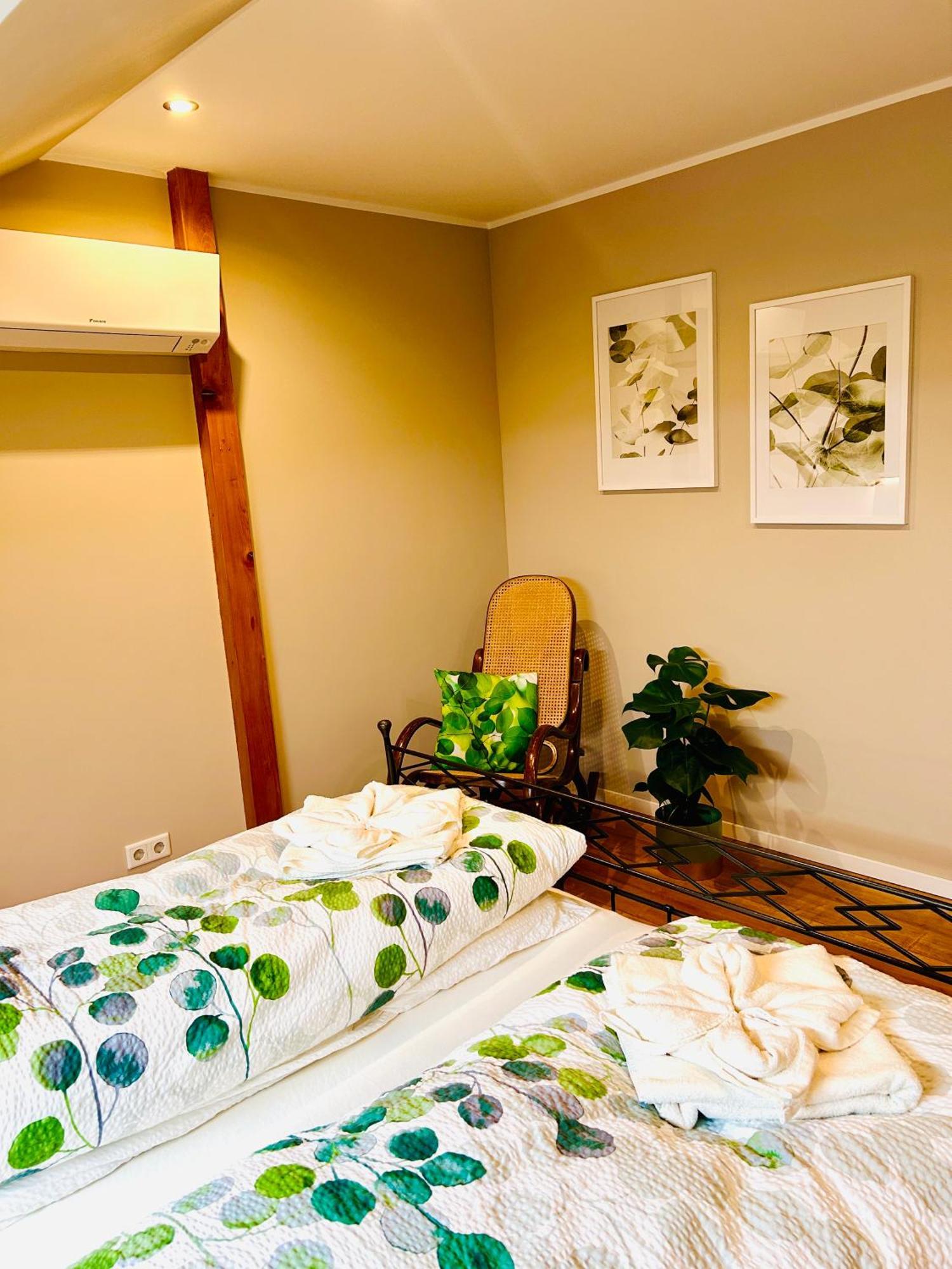 Ferienwohnung "Bei Freunden" Naumburg  Екстер'єр фото